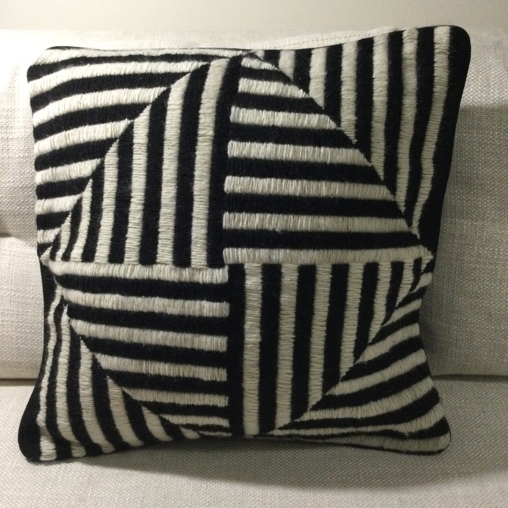 Jonathan Adler BargelloWindmill Throw Pillow FIRM - Picture 2 of 9